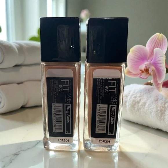 2x Maybelline Fit Me Liquid Foundation 245 Classic Beige - Dewy + Smooth SPF 18 - Picture 2 of 3